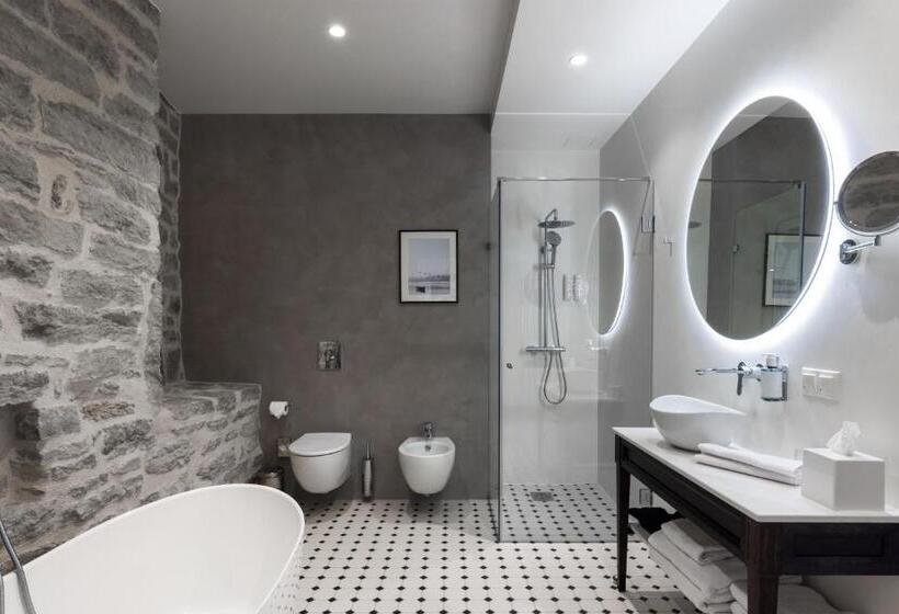 استودیوی استاندارد, Nunne Boutique