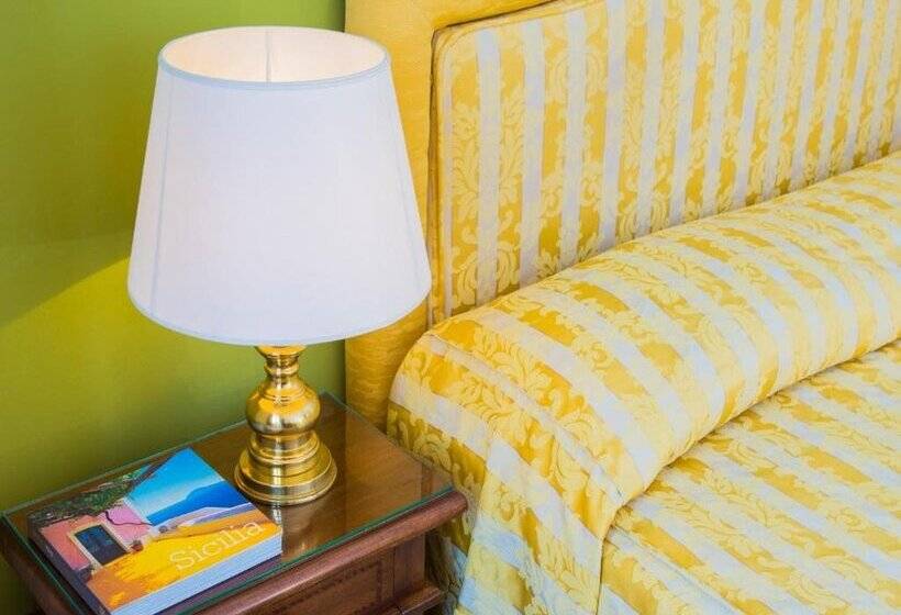 غرفة قياسية ثلاثية, Isabella