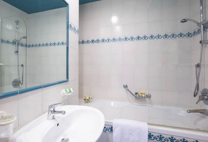 غرفة سوبيريور مطلّة علي البحر, Isabella