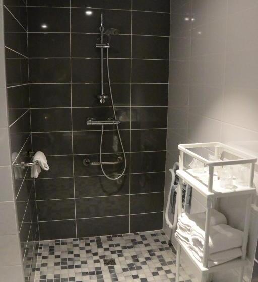 غرفة سوبيريور رباعية, Kyriad Direct Tours Sud  Chambray Les Tours