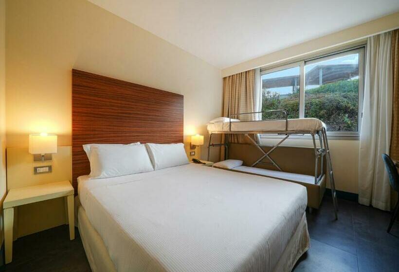 اتاق خانوادگی, La Meridiana Bleisure