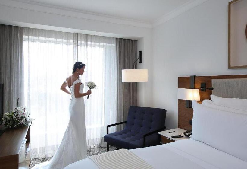 Suite with lake view, Real Intercontinental Metrocentro Managua, An Ihg