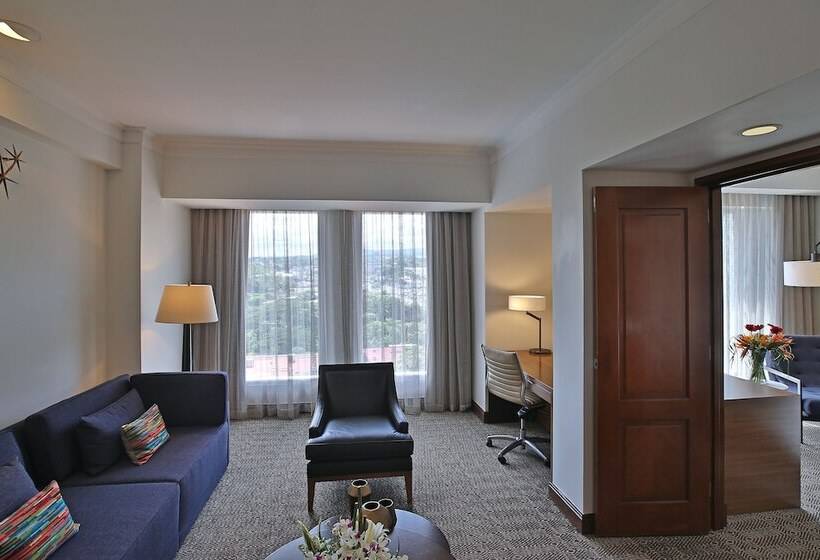 Suite with lake view, Real Intercontinental Metrocentro Managua, An Ihg