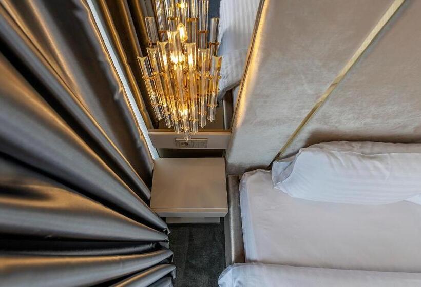 デラックスルーム, St Palace