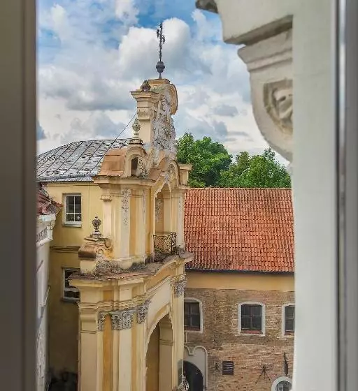 سوییت, St Palace