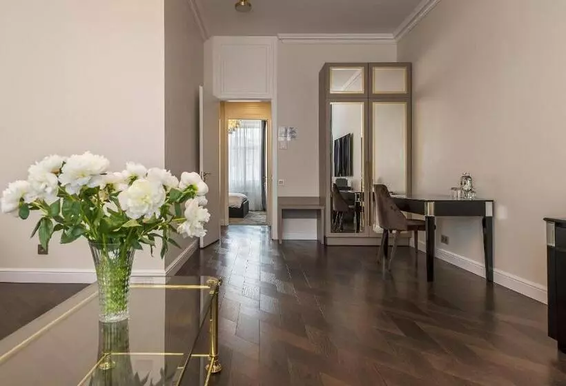 Royal Suite