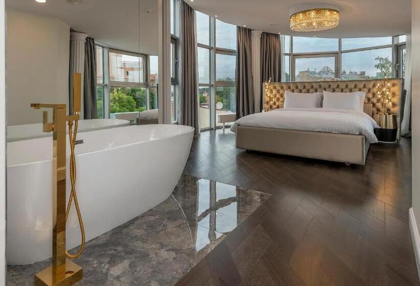 パノラミックビュースイート, St Palace