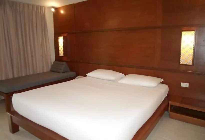 スーペリアーバンガロー, Sunshine Garden Resort