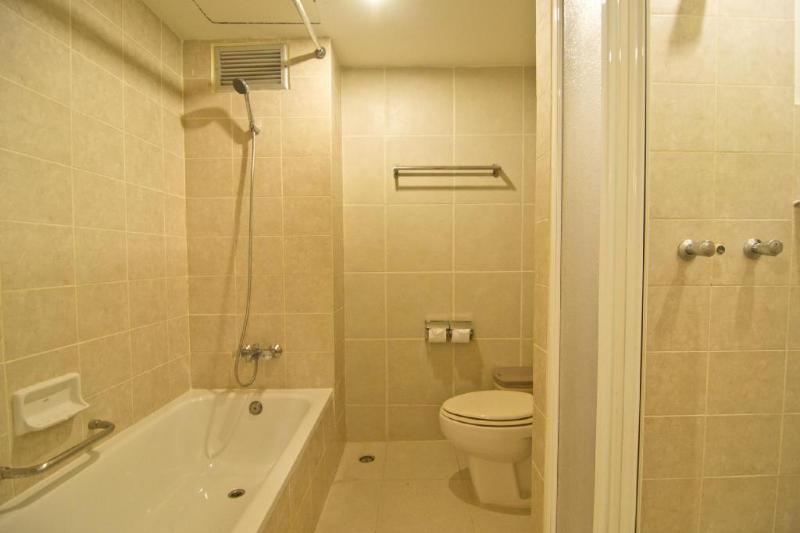 스탠다드 스튜디오, Sunshine Garden Resort