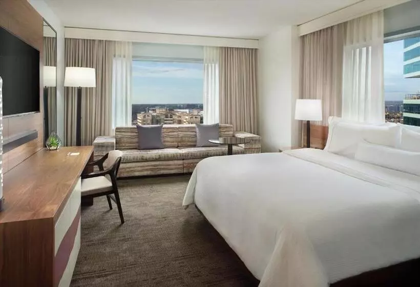 اتاق سوپریور با تخت بزرگ, The Westin Charlotte