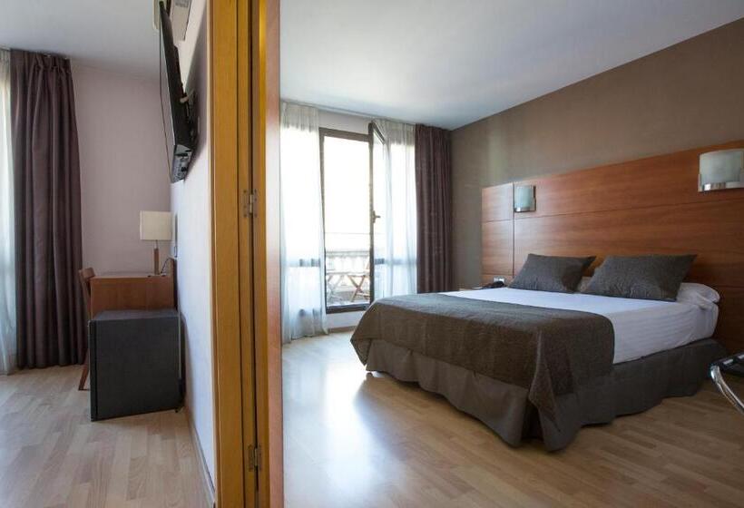Habitación Estándar con Balcón, Via Augusta
