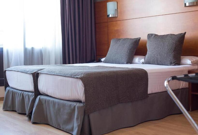 Habitación Estándar con Balcón, Via Augusta