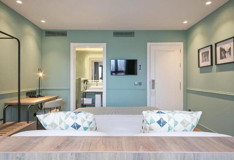 Habitación Superior, Via Augusta