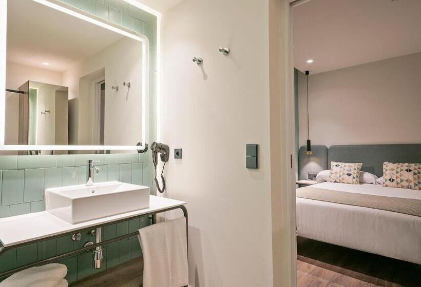 Habitación Superior, Via Augusta