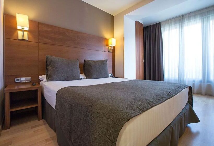 Habitación Estándar, Via Augusta