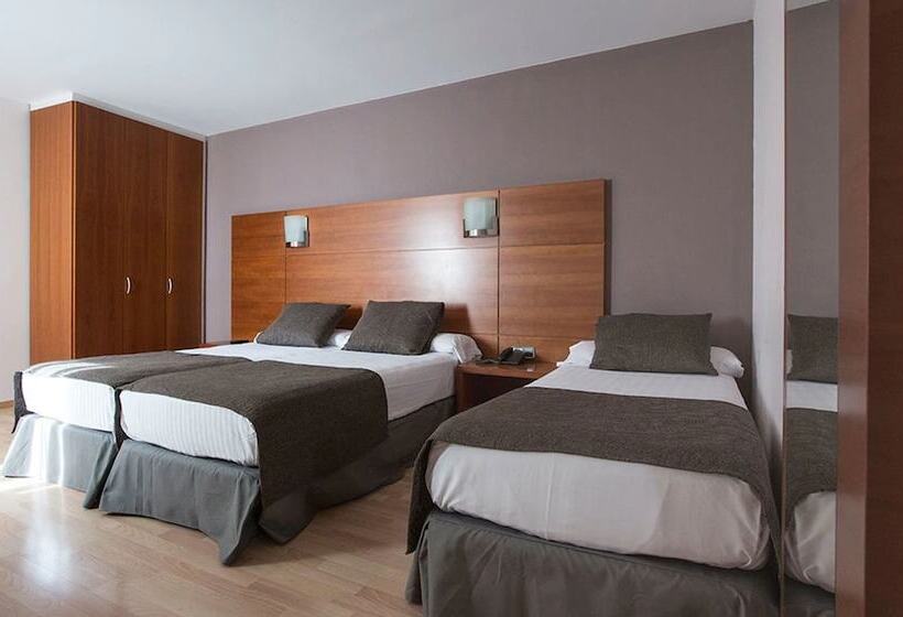 Habitación Triple Estándar, Via Augusta