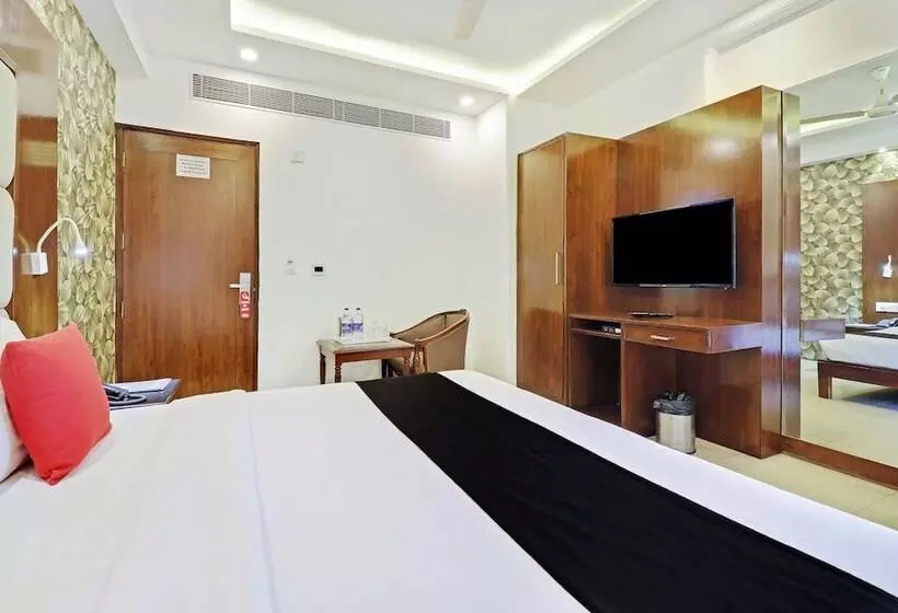 デラックスルーム, Capital O 2242 Hotel Yuvraj Deluxe