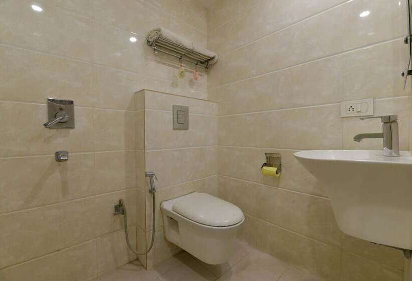 Номер Deluxe, Capital O 2242 Hotel Yuvraj Deluxe