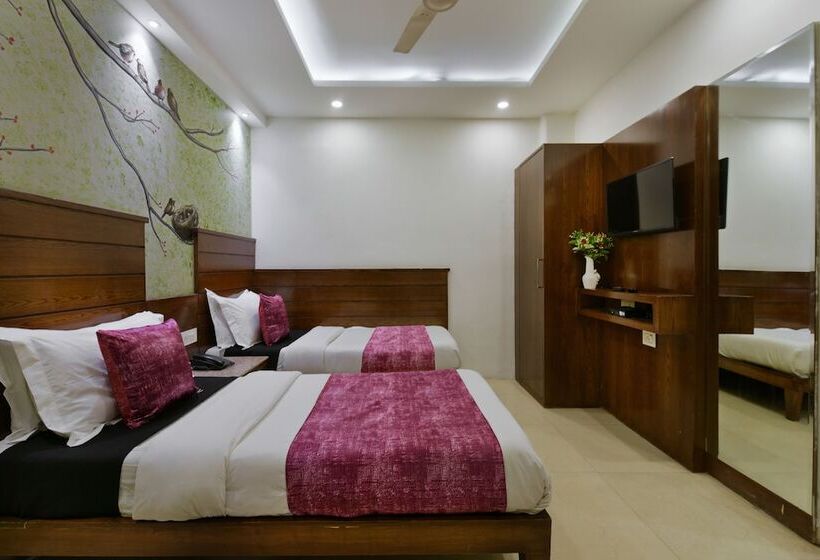 Номер Deluxe, Capital O 2242 Hotel Yuvraj Deluxe