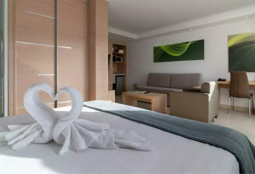 سوییت جونیور, Marina Elite
