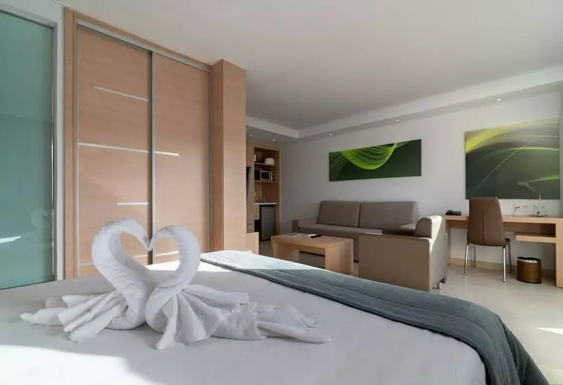 سوییت جونیور, Marina Elite