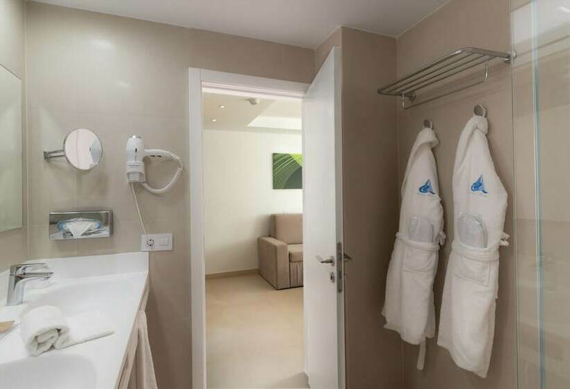 주니어 스위트, Marina Elite