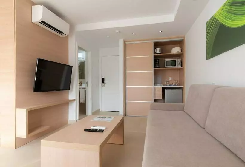 سوییت جونیور با چشمانداز دریا, Marina Elite