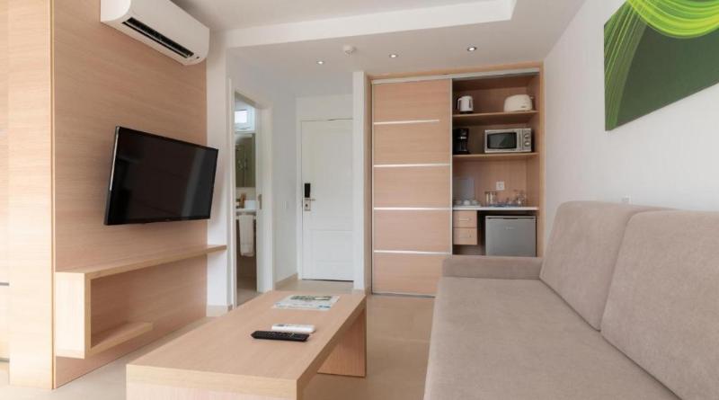 주니어 스위트, Marina Elite