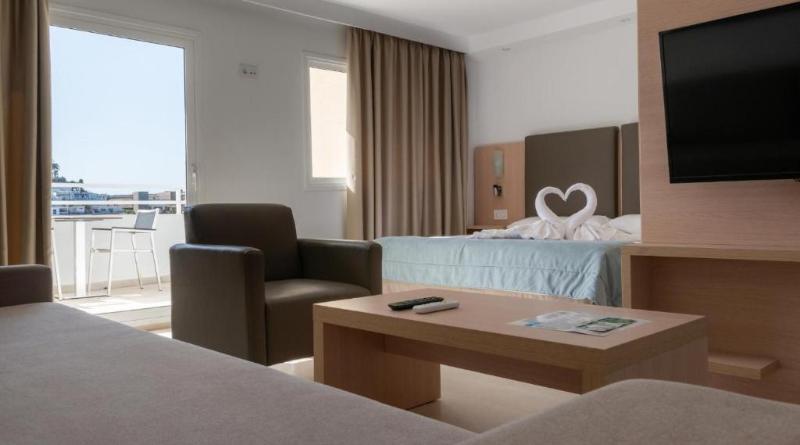 주니어 스위트, Marina Elite