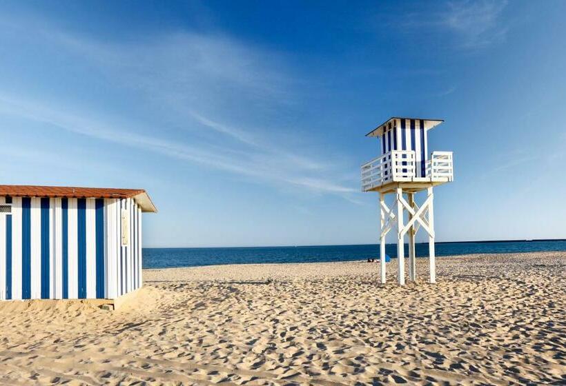 اتاق لوکس با چشم‌انداز دریا, Smy Isla Cristina