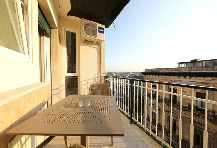 غرفة قياسية مزوَّدة بشُرفة, B&b Oblo