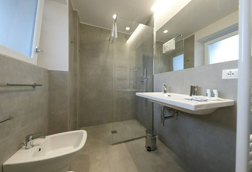 غرفة قياسية مزوَّدة بشُرفة, B&b Oblo