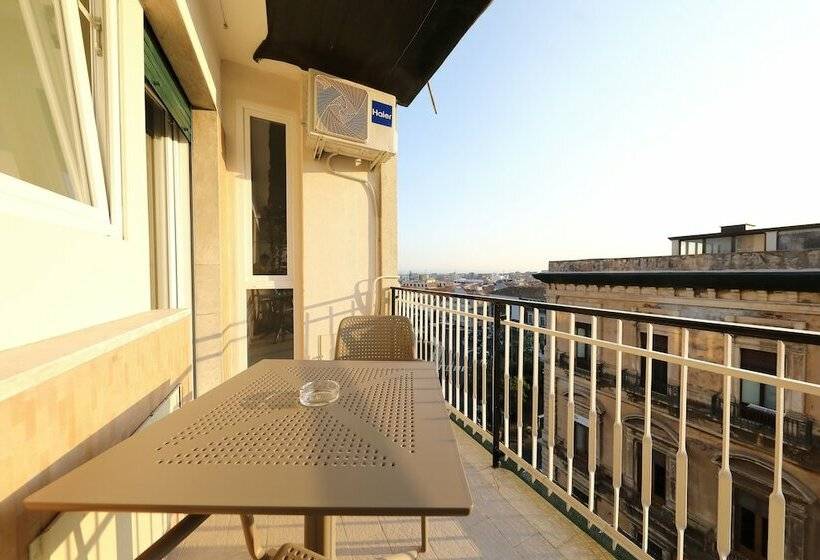 غرفة قياسية مزوَّدة بشُرفة, B&b Oblo