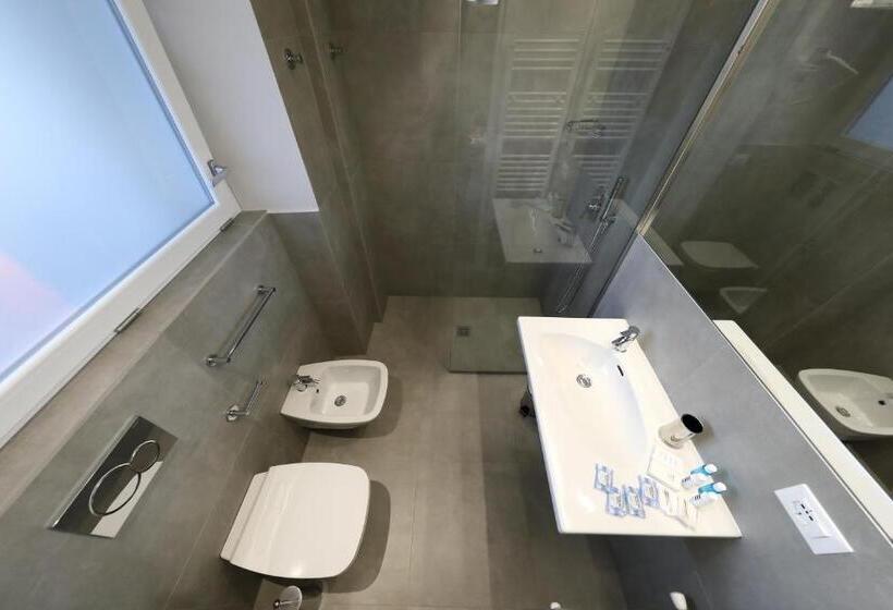 غرفة قياسية مزوَّدة بشُرفة, B&b Oblo