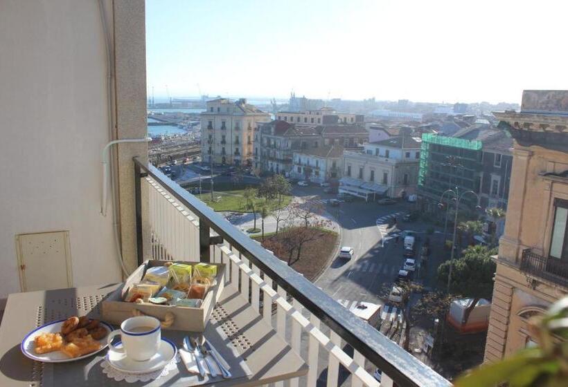 غرفة قياسية مزوَّدة بشُرفة, B&b Oblo