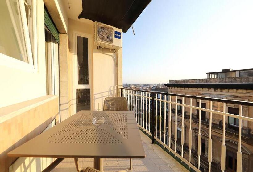 غرفة قياسية مزوَّدة بشُرفة, B&b Oblo