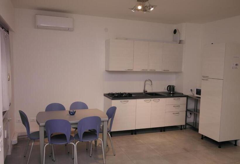 스탠다드 트리플 룸, Rosa Garden B&b