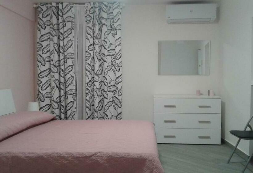 اتاق لوکس با بالکن, Palazzo Dei Vespri