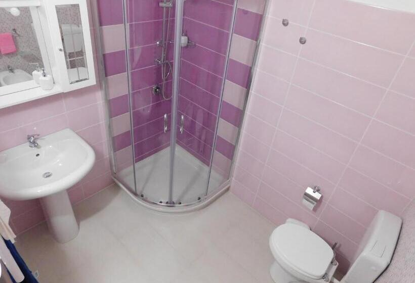 اتاق لوکس با بالکن, Palazzo Dei Vespri