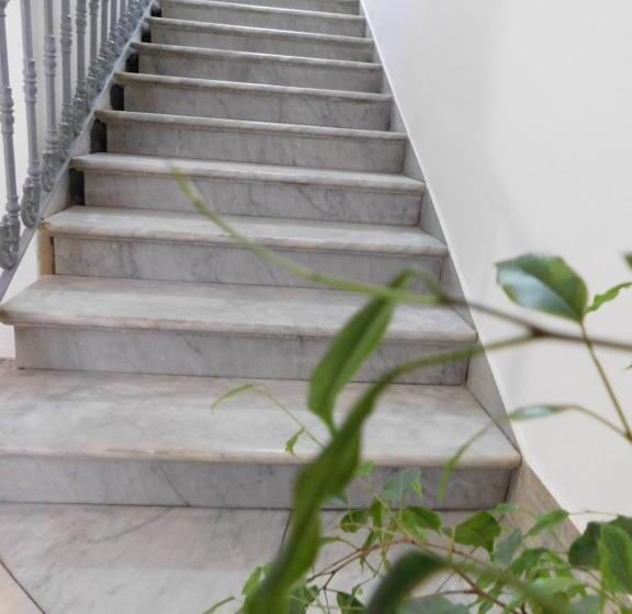 اتاق لوکس با بالکن, Palazzo Dei Vespri