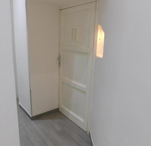 اتاق لوکس خانوادگی, Palazzo Dei Vespri