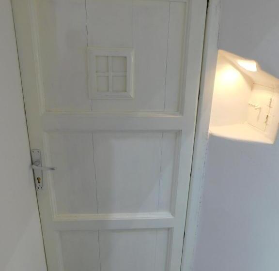 اتاق لوکس خانوادگی, Palazzo Dei Vespri