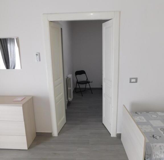 اتاق لوکس خانوادگی, Palazzo Dei Vespri