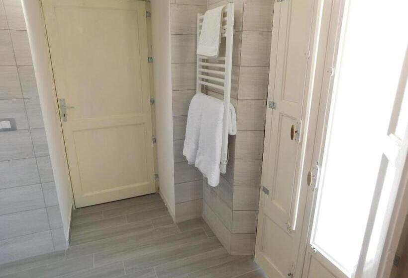 اتاق راحتی سه تخته, Palazzo Dei Vespri