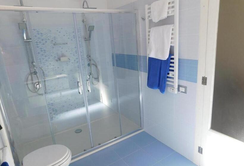 اتاق لوکس خانوادگی, Palazzo Dei Vespri