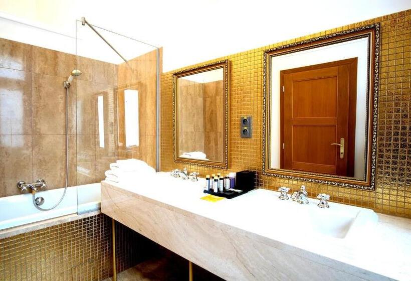 اتاق لوکس, Boutique Hotel Slávia