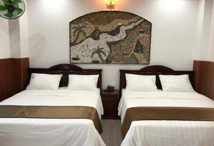 اتاق لوکس خانوادگی, Happy Home