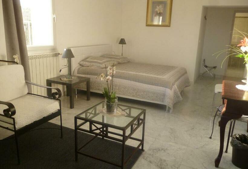 발코니 디럭스 룸, La Bergerie