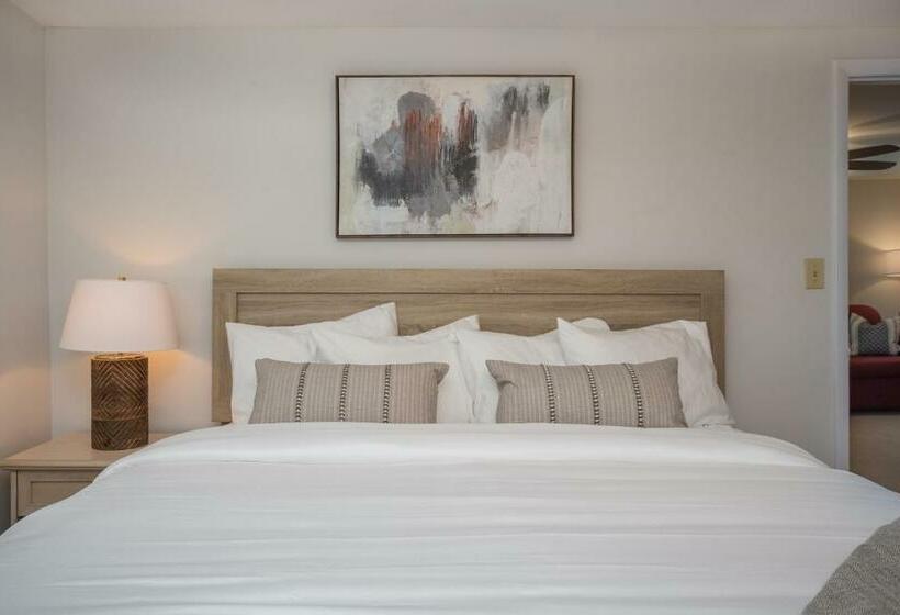 Люкс Вид на Бассейн, The Beach House