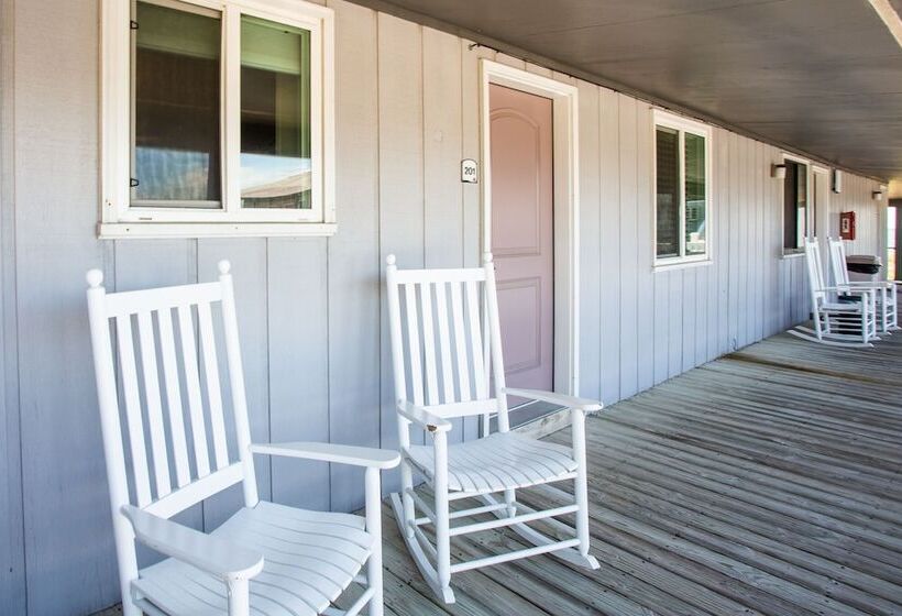 Люкс Вид на Бассейн, The Beach House